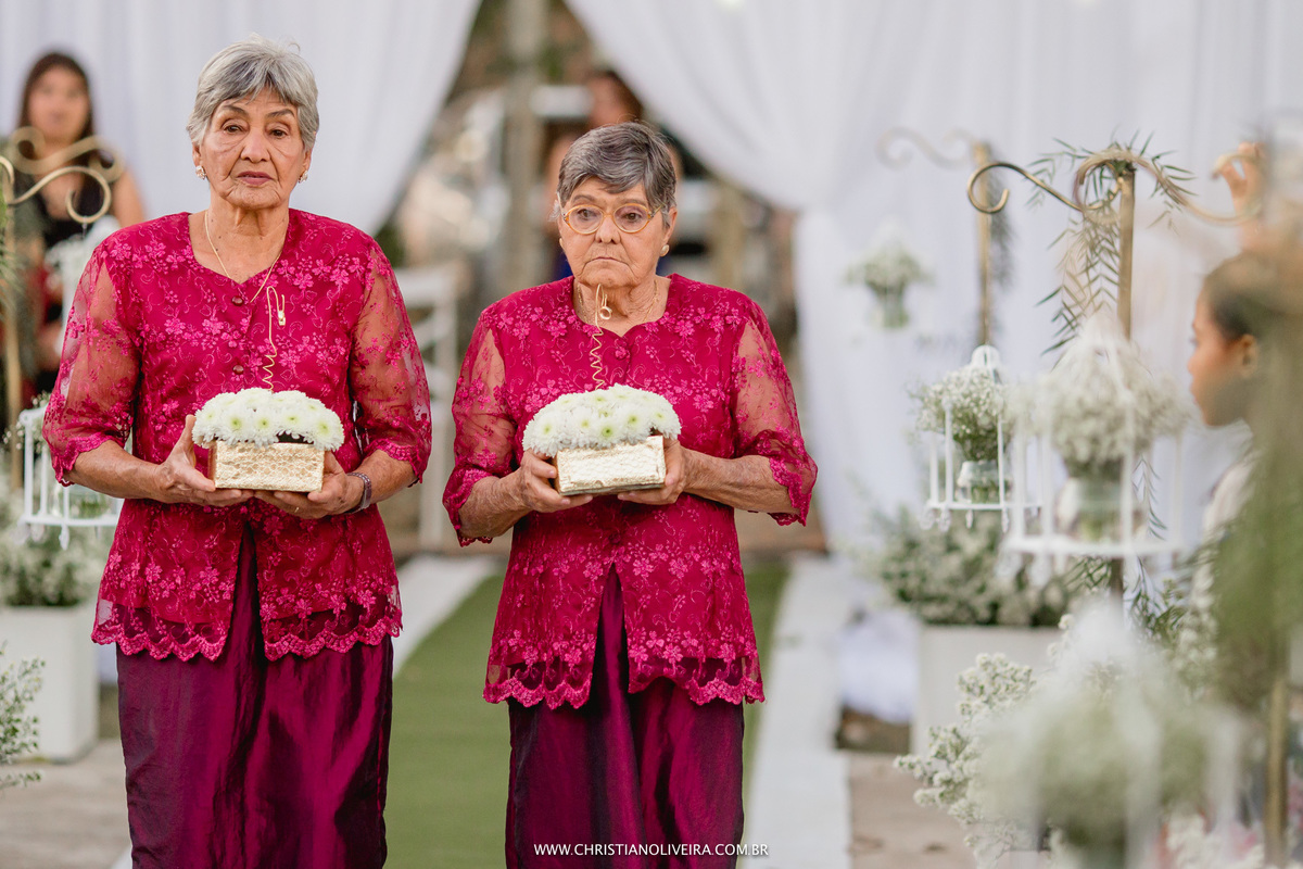Casamento_Fazenda-Matogrosso_Curvelo_Inimutaba_MG_Grupo-Chuva-de-Arroz_Casando-no-Interior_Noiva_Christian-Oliveira-Fotografia_Casando-no-Campo_Dia_Por-do-Sol_Wedding_Maria-Cristina_Paulo-Henrique_Noivos