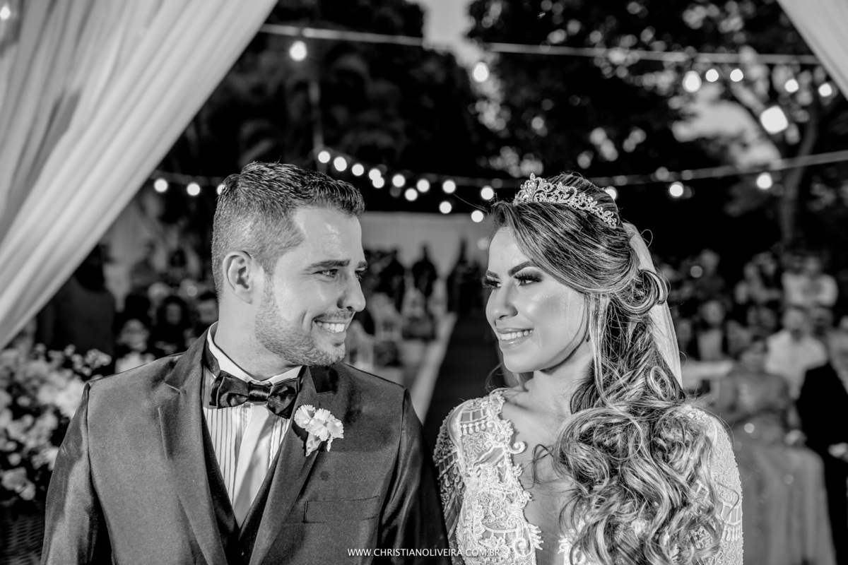 Casamento_Fazenda-Matogrosso_Curvelo_Inimutaba_MG_Grupo-Chuva-de-Arroz_Casando-no-Interior_Noiva_Christian-Oliveira-Fotografia_Casando-no-Campo_Dia_Por-do-Sol_Wedding_Maria-Cristina_Paulo-Henrique_Noivos