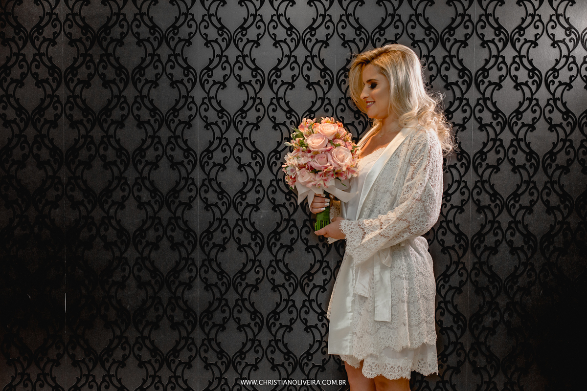 Casamento_Noiva_Poli-Odilon_Igreja-Matriz-Santo-Antônio-Curvelo-MG_Bride_Vestido_Tete-Rezende_Noivas_Rosalia-Antero_Grupo-Chuva-de-Arroz_Christian-Oliveira-Fotografia_Esther-Santos-Albuns_Interior