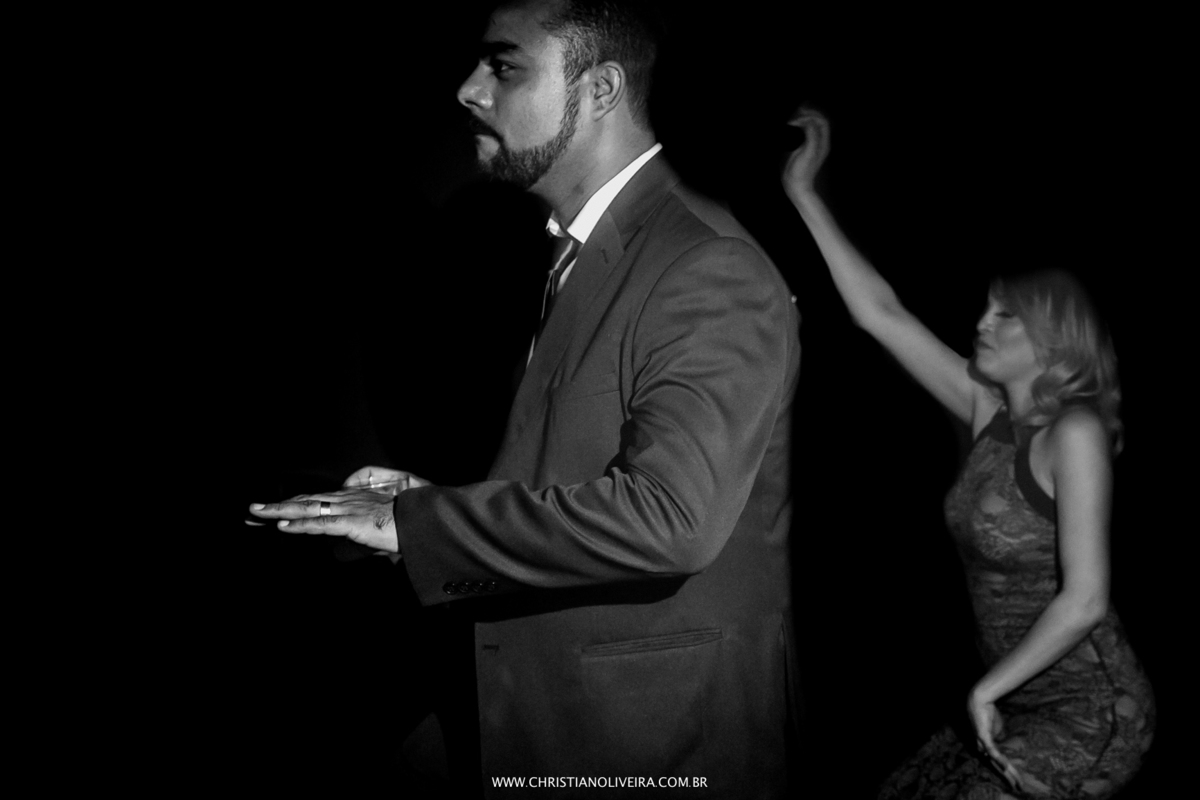 Casamento_Noiva_Poli-Odilon_Igreja-Matriz-Santo-Antônio-Curvelo-MG_Bride_Vestido_Tete-Rezende_Noivas_Rosalia-Antero_Grupo-Chuva-de-Arroz_Christian-Oliveira-Fotografia_Esther-Santos-Albuns_Interior