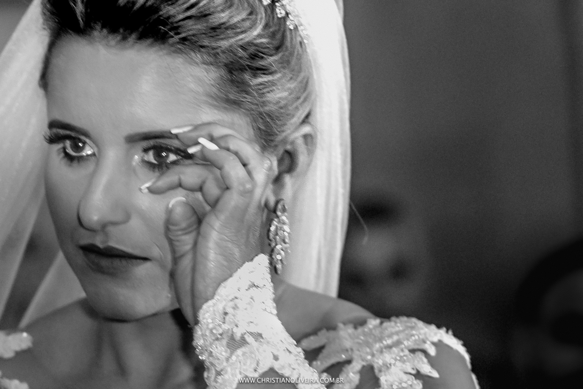 Casamento_Noiva_Poli-Odilon_Igreja-Matriz-Santo-Antônio-Curvelo-MG_Bride_Vestido_Tete-Rezende_Noivas_Rosalia-Antero_Grupo-Chuva-de-Arroz_Christian-Oliveira-Fotografia_Esther-Santos-Albuns_Interior