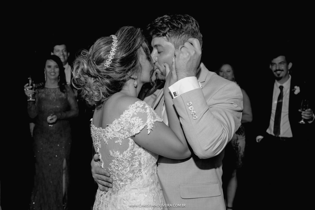 Casamento Jéssica Veiga e Marcelo Alessandrini_Fazenda Matogrosso_Curvelo-MG_Fotografo Christian Oliveira_Vestido Geanfranck Fonseca_Casando de Dia_Casando no Interior_Grupo Chuva de Arroz_Viviane Menezes_Assessoria de Casamento_Esther Santos Álbuns_NOIVA