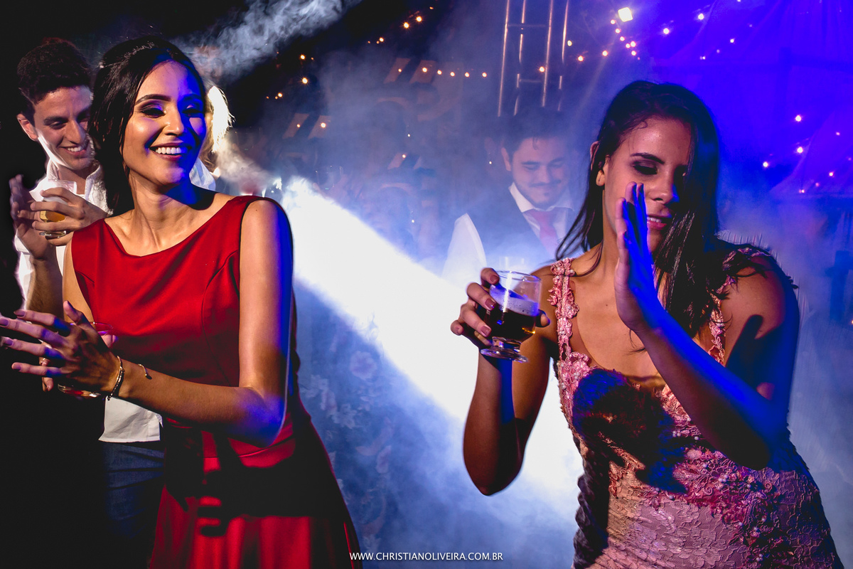 Casamento Jéssica Veiga e Marcelo Alessandrini_Fazenda Matogrosso_Curvelo-MG_Fotografo Christian Oliveira_Vestido Geanfranck Fonseca_Casando de Dia_Casando no Interior_Grupo Chuva de Arroz_Viviane Menezes_Assessoria de Casamento_Esther Santos Álbuns_NOIVA