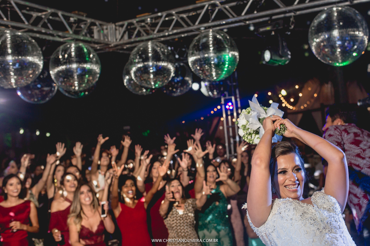 Casamento Jéssica Veiga e Marcelo Alessandrini_Fazenda Matogrosso_Curvelo-MG_Fotografo Christian Oliveira_Vestido Geanfranck Fonseca_Casando de Dia_Casando no Interior_Grupo Chuva de Arroz_Viviane Menezes_Assessoria de Casamento_Esther Santos Álbuns_NOIVA