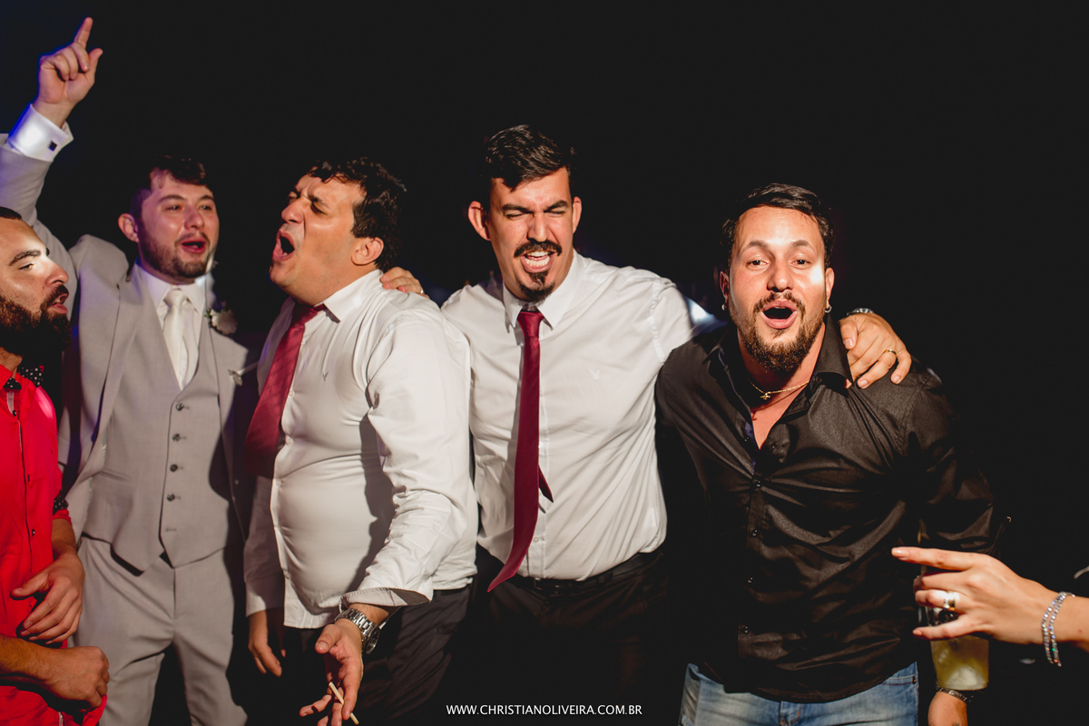 Casamento Jéssica Veiga e Marcelo Alessandrini_Fazenda Matogrosso_Curvelo-MG_Fotografo Christian Oliveira_Vestido Geanfranck Fonseca_Casando de Dia_Casando no Interior_Grupo Chuva de Arroz_Viviane Menezes_Assessoria de Casamento_Esther Santos Álbuns_NOIVA