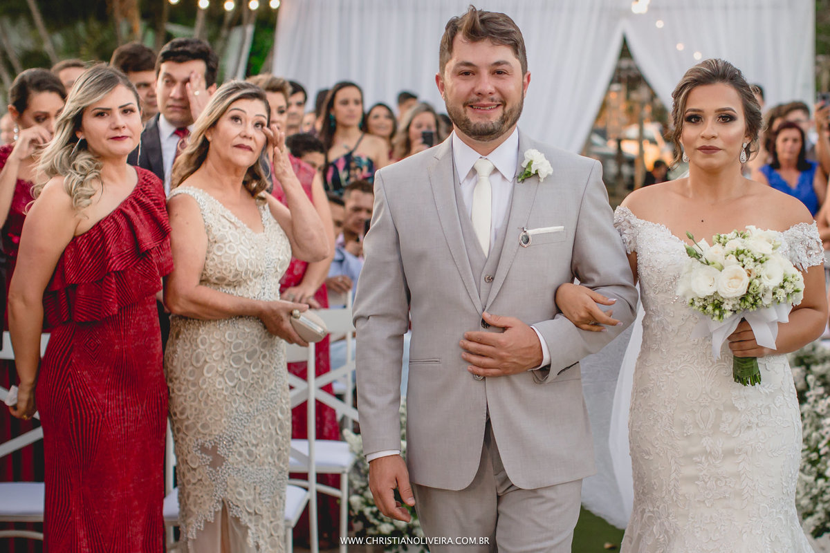 Casamento Jéssica Veiga e Marcelo Alessandrini_Fazenda Matogrosso_Curvelo-MG_Fotografo Christian Oliveira_Vestido Geanfranck Fonseca_Casando de Dia_Casando no Interior_Grupo Chuva de Arroz_Viviane Menezes_Assessoria de Casamento_Esther Santos Álbuns_NOIVA