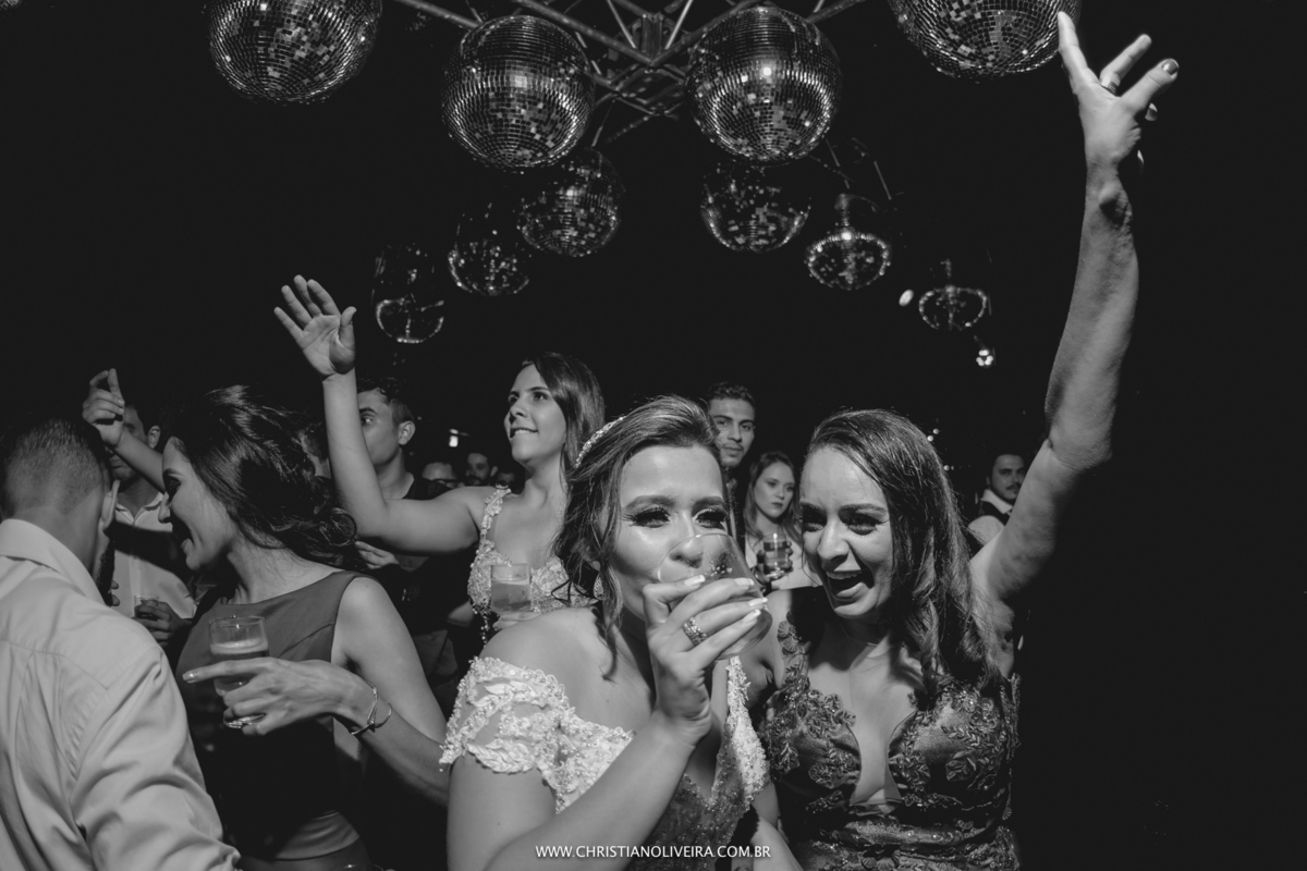 Casamento Jéssica Veiga e Marcelo Alessandrini_Fazenda Matogrosso_Curvelo-MG_Fotografo Christian Oliveira_Vestido Geanfranck Fonseca_Casando de Dia_Casando no Interior_Grupo Chuva de Arroz_Viviane Menezes_Assessoria de Casamento_Esther Santos Álbuns_NOIVA