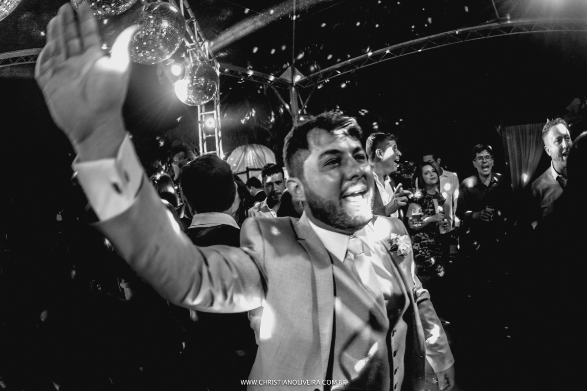 Casamento Jéssica Veiga e Marcelo Alessandrini_Fazenda Matogrosso_Curvelo-MG_Fotografo Christian Oliveira_Vestido Geanfranck Fonseca_Casando de Dia_Casando no Interior_Grupo Chuva de Arroz_Viviane Menezes_Assessoria de Casamento_Esther Santos Álbuns_NOIVA