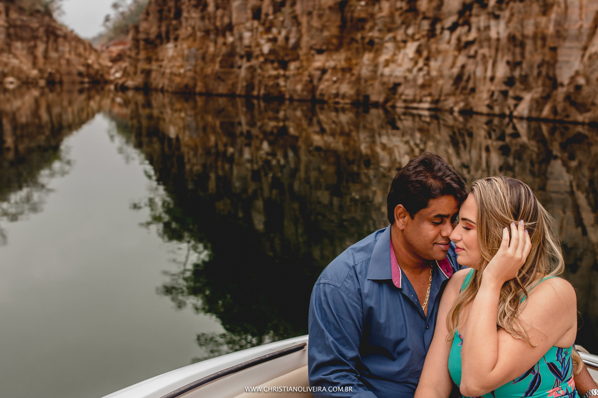 MG_Noiva_Christian Oliveira Fotografia_Noivos_Grupo Chuva de Arroz_Lancha_Drone