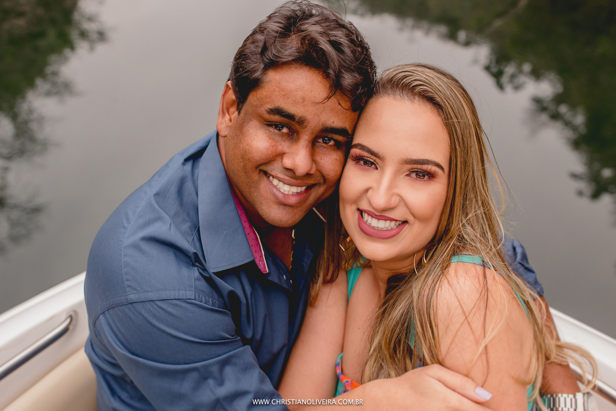 MG_Noiva_Christian Oliveira Fotografia_Noivos_Grupo Chuva de Arroz_Lancha_Drone