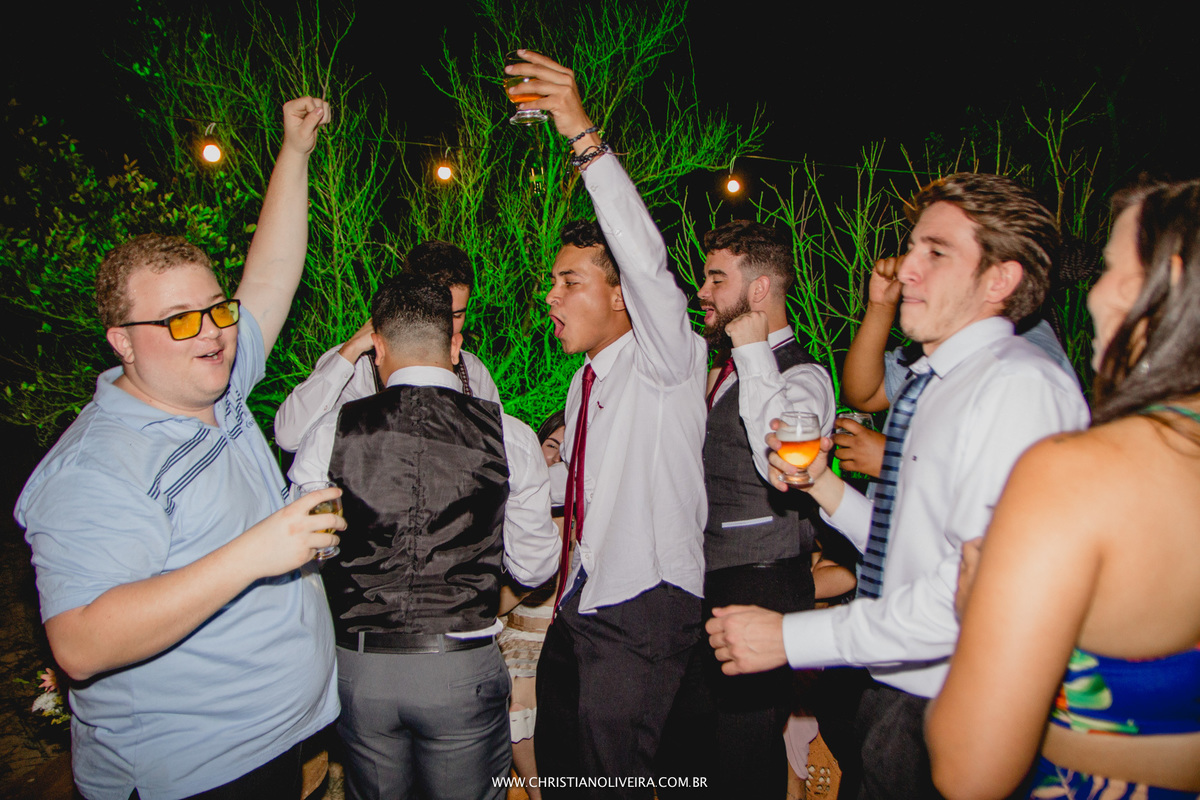 Casamento_Deborah e Lucas_Casando no Interior_noiva_Wedding_Grupo Chuva de Arroz_Fotografia Christian Oliveira_Fotos de Casamento Diferente_Fotos com Sentimento_Fotografia com Poesia_Casando no Interior_Inimutaba_MG