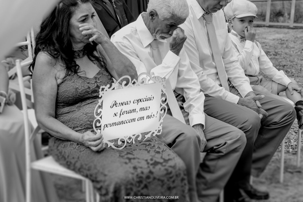 Casamento_Deborah e Lucas_Casando no Interior_noiva_Wedding_Grupo Chuva de Arroz_Fotografia Christian Oliveira_Fotos de Casamento Diferente_Fotos com Sentimento_Fotografia com Poesia_Casando no Interior_Inimutaba_MG_Bride