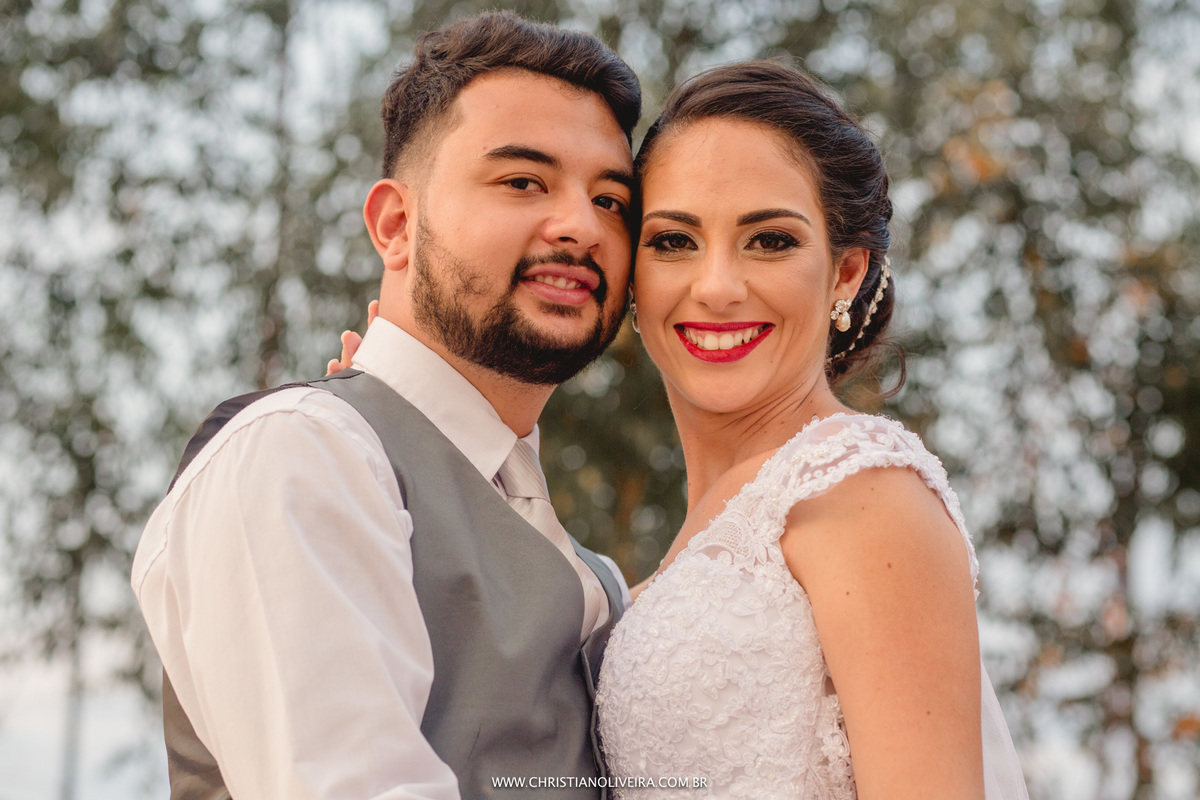 Casamento_Deborah e Lucas_Casando no Interior_noiva_Wedding_Grupo Chuva de Arroz_Fotografia Christian Oliveira_Fotos de Casamento Diferente_Fotos com Sentimento_Fotografia com Poesia_Casando no Interior_Inimutaba_MG