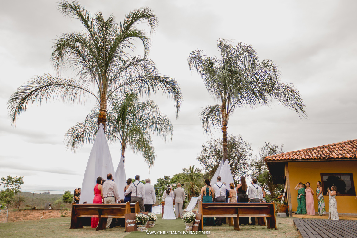 Casamento Civil_Marcelle e Gerson_Noivos_Grupo_Chuva de Arroz_Curvelo_MG_Wedding_Bride_Noiva_Vestido_Tete_Rezende_Unique_Casando_Interior_Dia_Ar_Livre