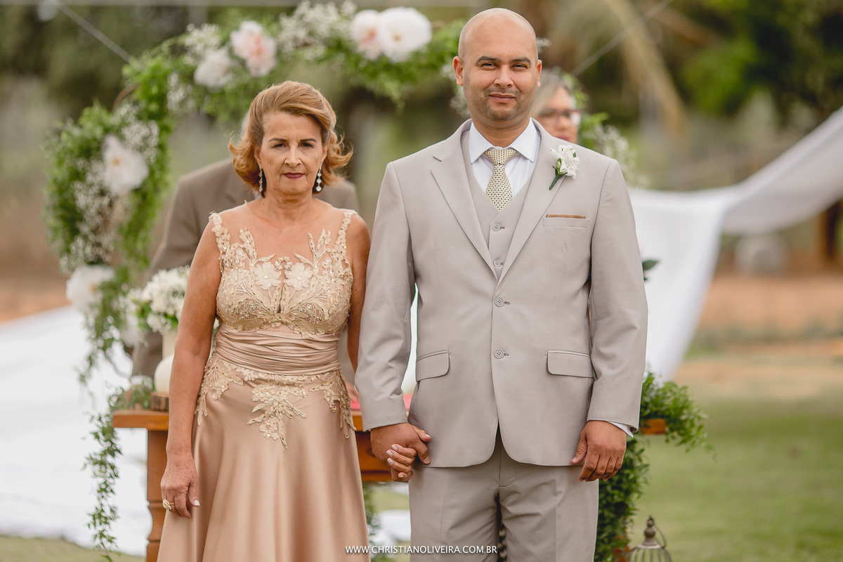Casamento Civil_Marcelle e Gerson_Noivos_Grupo_Chuva de Arroz_Curvelo_MG_Wedding_Bride_Noiva_Vestido_Tete_Rezende_Unique_Casando_Interior_Dia_Ar_Livre