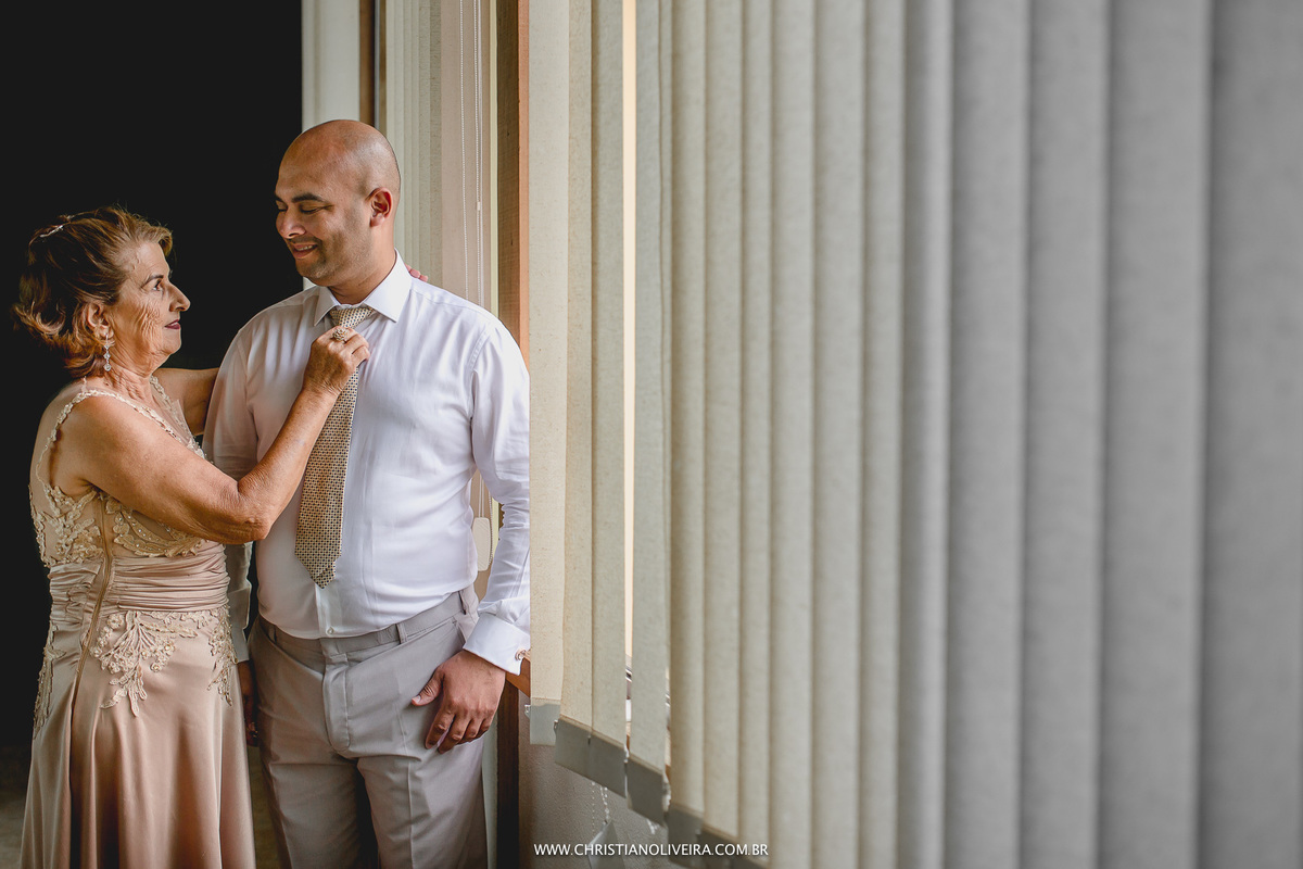 Casamento Civil_Marcelle e Gerson_Noivos_Grupo_Chuva de Arroz_Curvelo_MG_Wedding_Bride_Noiva_Vestido_Tete_Rezende_Unique_Casando_Interior_Dia_Ar_Livre