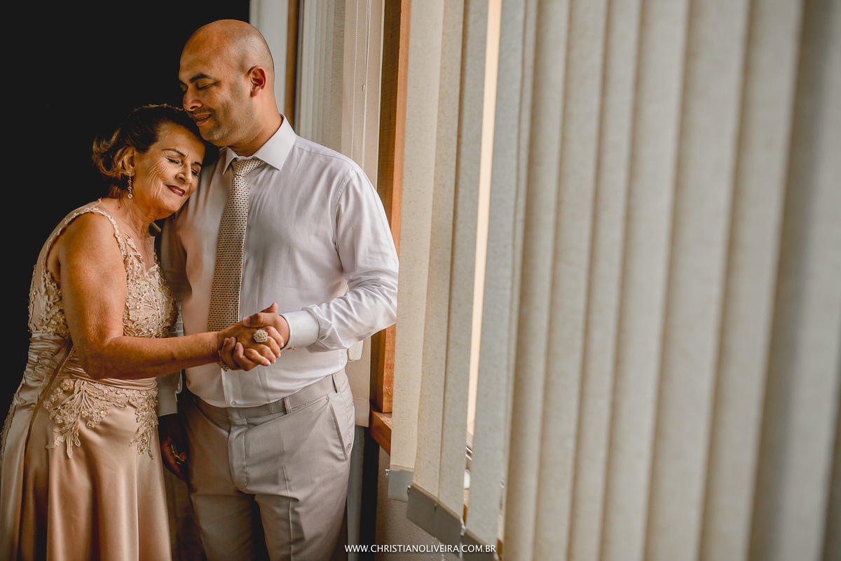 Casamento Civil_Marcelle e Gerson_Noivos_Grupo_Chuva de Arroz_Curvelo_MG_Wedding_Bride_Noiva_Vestido_Tete_Rezende_Unique_Casando_Interior_Dia_Ar_Livre