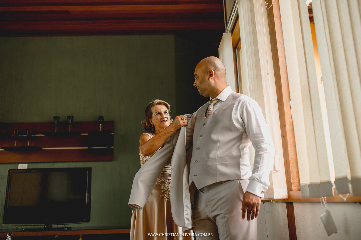 Casamento Civil_Marcelle e Gerson_Noivos_Grupo_Chuva de Arroz_Curvelo_MG_Wedding_Bride_Noiva_Vestido_Tete_Rezende_Unique_Casando_Interior_Dia_Ar_Livre