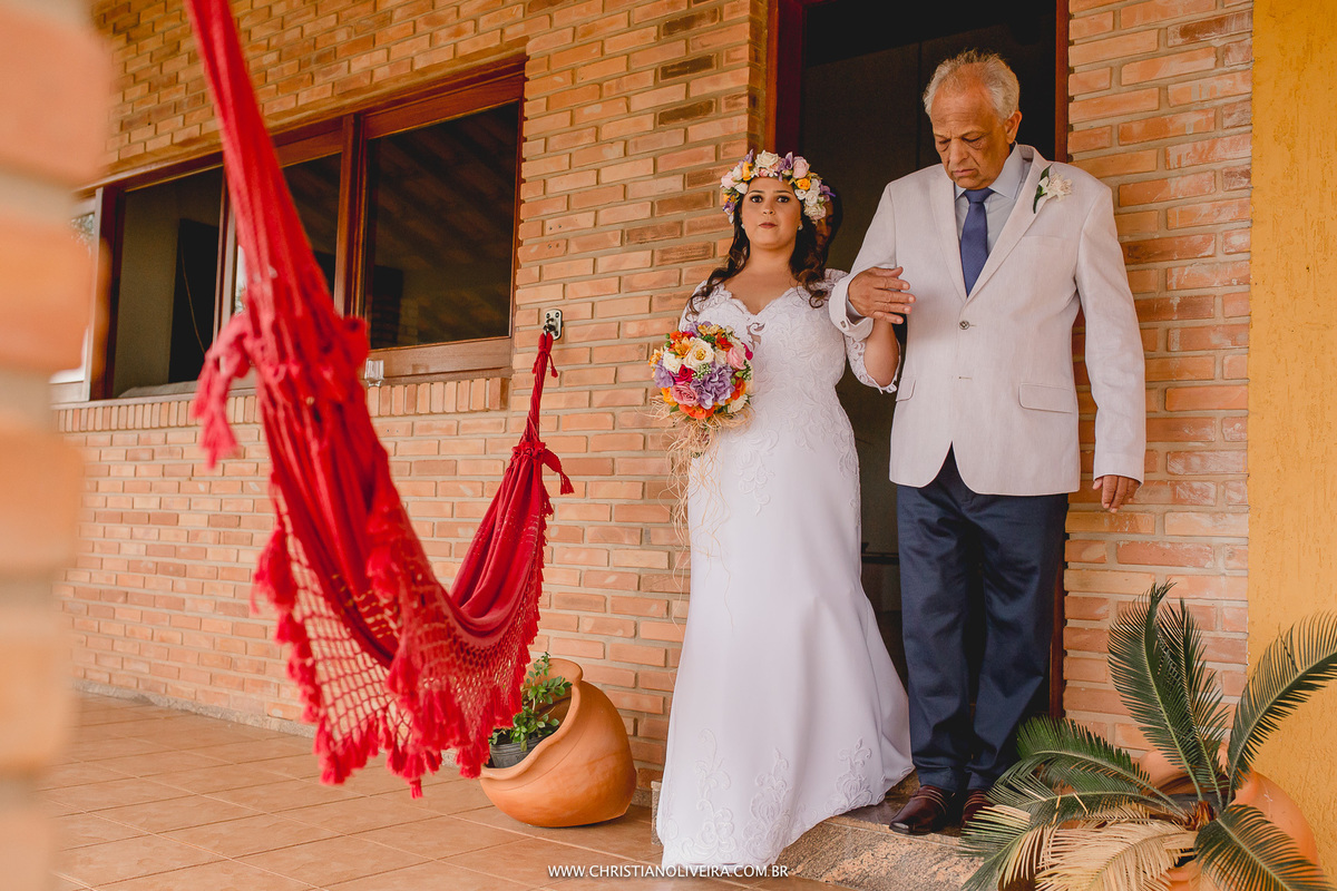 Casamento Civil_Marcelle e Gerson_Noivos_Grupo_Chuva de Arroz_Curvelo_MG_Wedding_Bride_Noiva_Vestido_Tete_Rezende_Unique_Casando_Interior_Dia_Ar_Livre