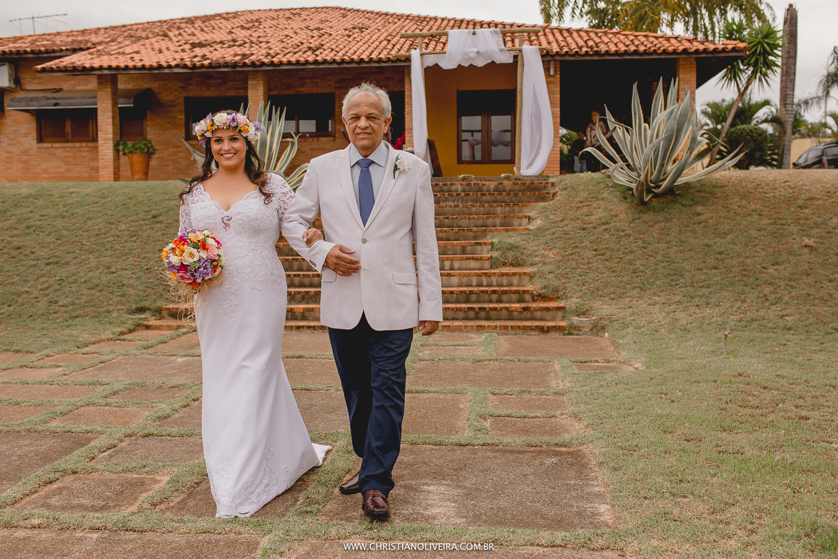 Casamento Civil_Marcelle e Gerson_Noivos_Grupo_Chuva de Arroz_Curvelo_MG_Wedding_Bride_Noiva_Vestido_Tete_Rezende_Unique_Casando_Interior_Dia_Ar_Livre