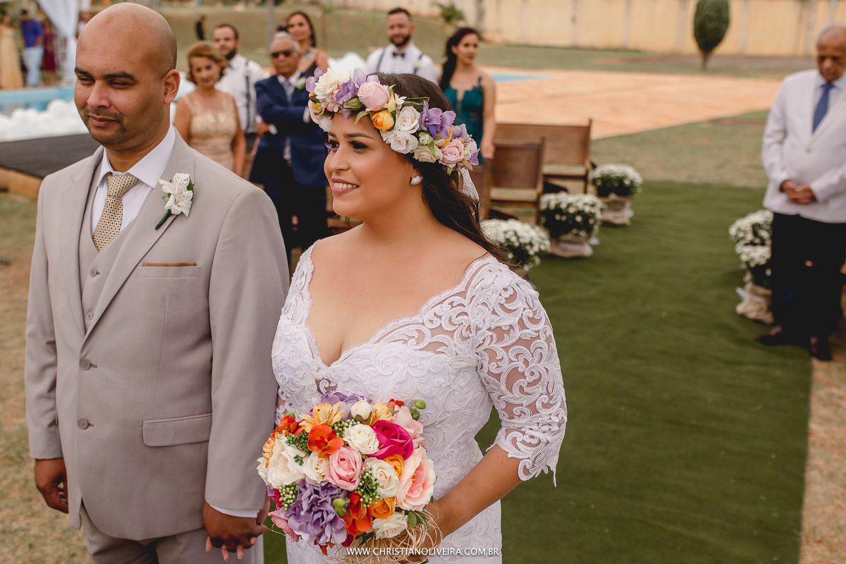 Casamento Civil_Marcelle e Gerson_Noivos_Grupo_Chuva de Arroz_Curvelo_MG_Wedding_Bride_Noiva_Vestido_Tete_Rezende_Unique_Casando_Interior_Dia_Ar_Livre