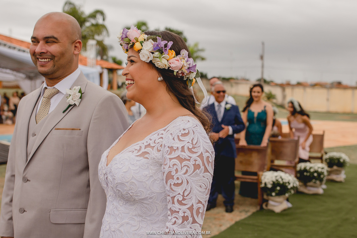 Casamento Civil_Marcelle e Gerson_Noivos_Grupo_Chuva de Arroz_Curvelo_MG_Wedding_Bride_Noiva_Vestido_Tete_Rezende_Unique_Casando_Interior_Dia_Ar_Livre