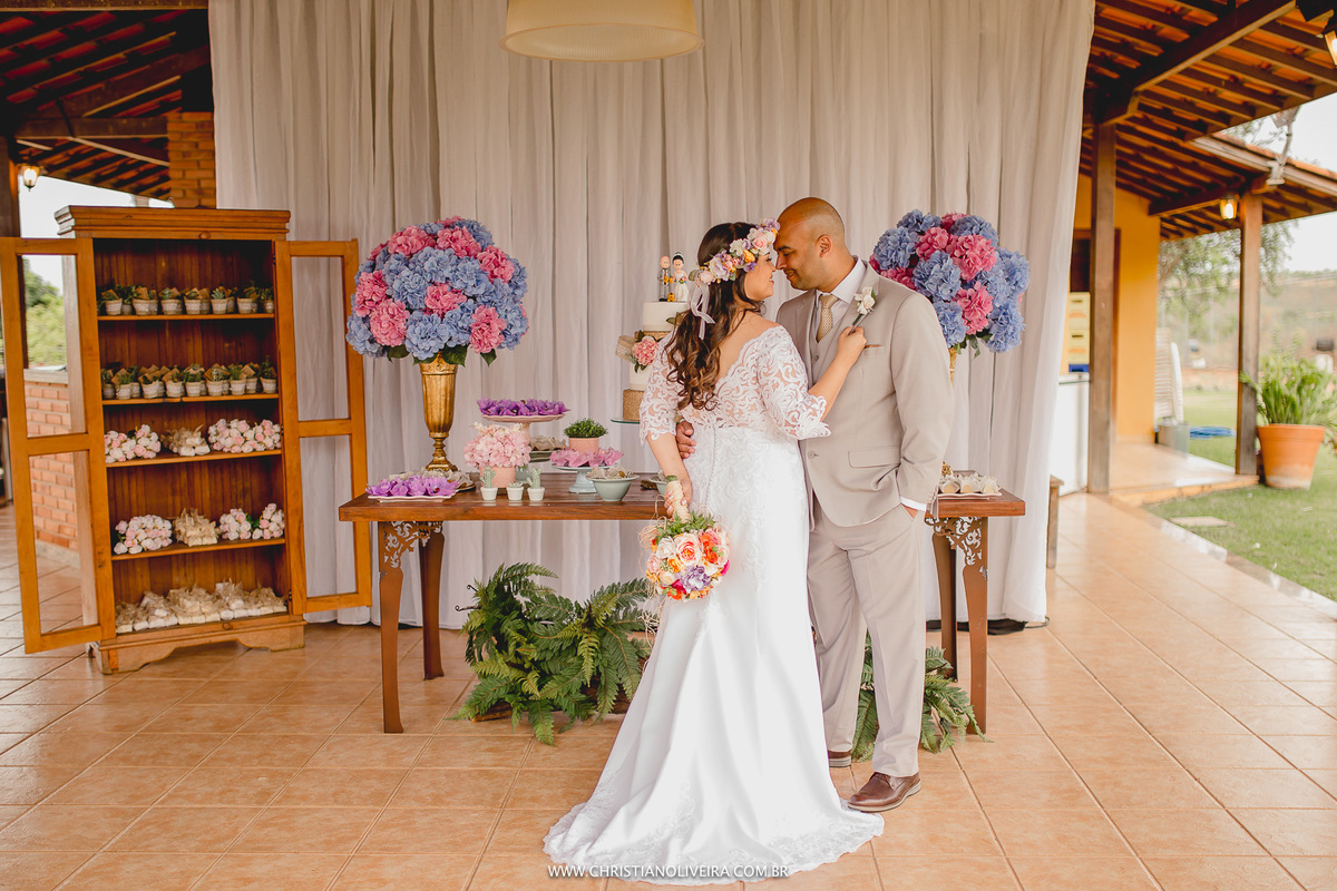 Casamento Civil_Marcelle e Gerson_Noivos_Grupo_Chuva de Arroz_Curvelo_MG_Wedding_Bride_Noiva_Vestido_Tete_Rezende_Unique_Casando_Interior_Dia_Ar_Livre