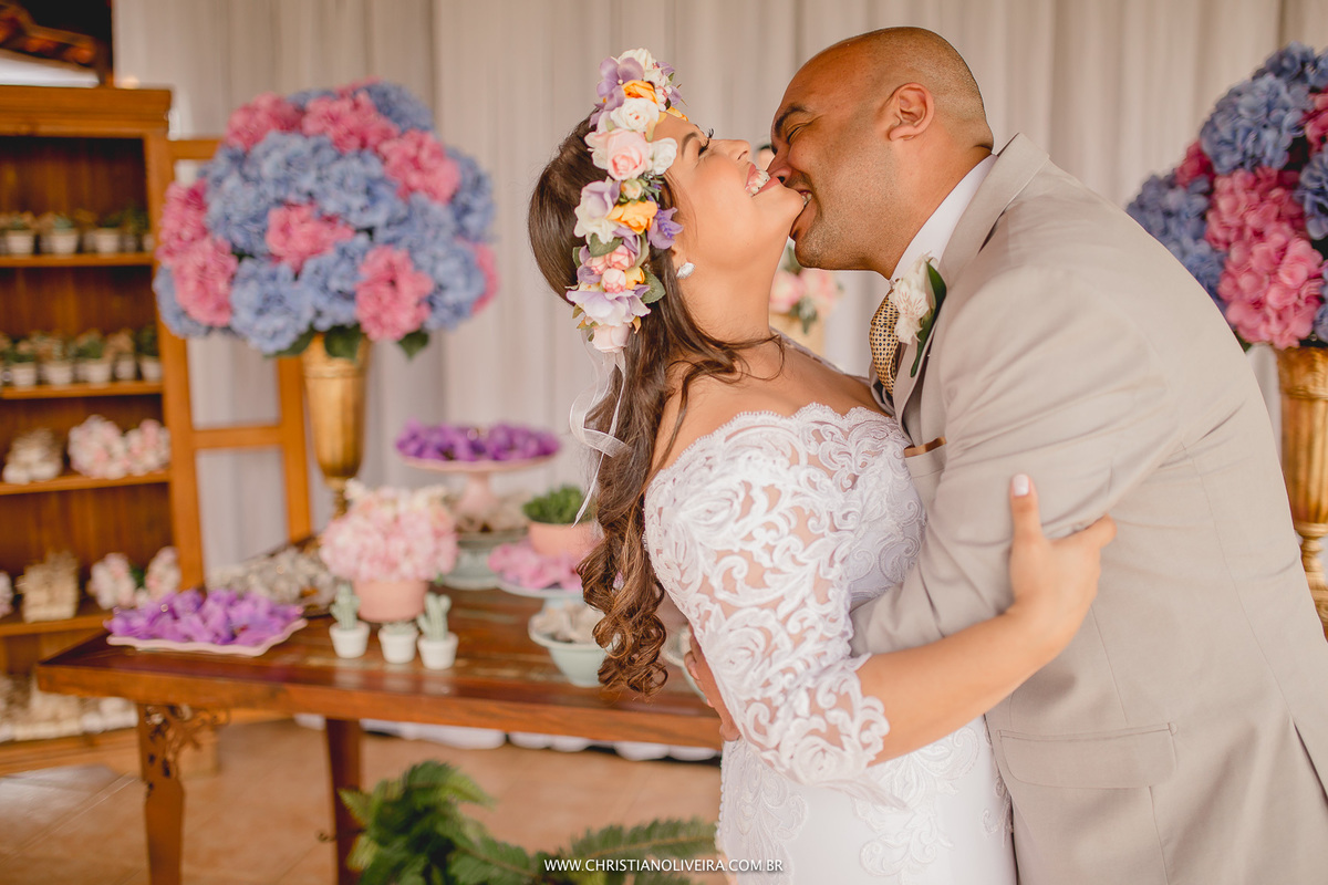 Casamento Civil_Marcelle e Gerson_Noivos_Grupo_Chuva de Arroz_Curvelo_MG_Wedding_Bride_Noiva_Vestido_Tete_Rezende_Unique_Casando_Interior_Dia_Ar_Livre