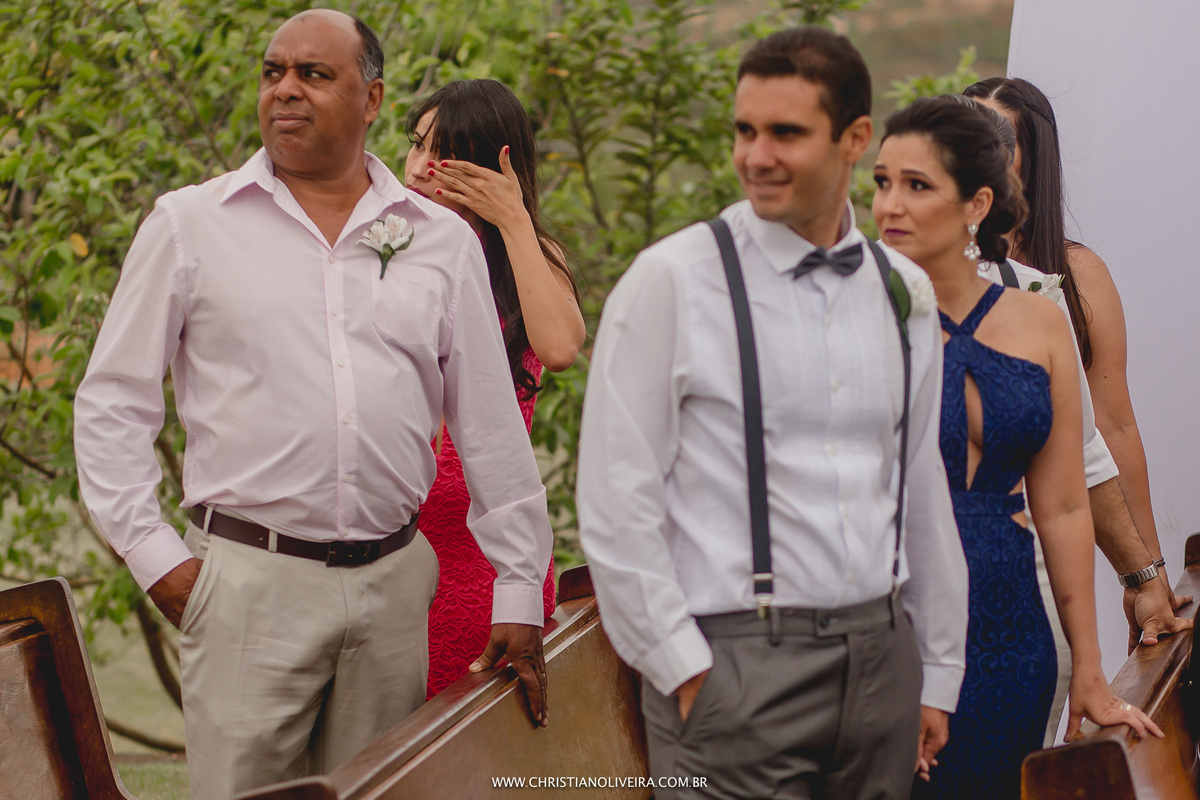 Casamento Civil_Marcelle e Gerson_Noivos_Grupo_Chuva de Arroz_Curvelo_MG_Wedding_Bride_Noiva_Vestido_Tete_Rezende_Unique_Casando_Interior_Dia_Ar_Livre