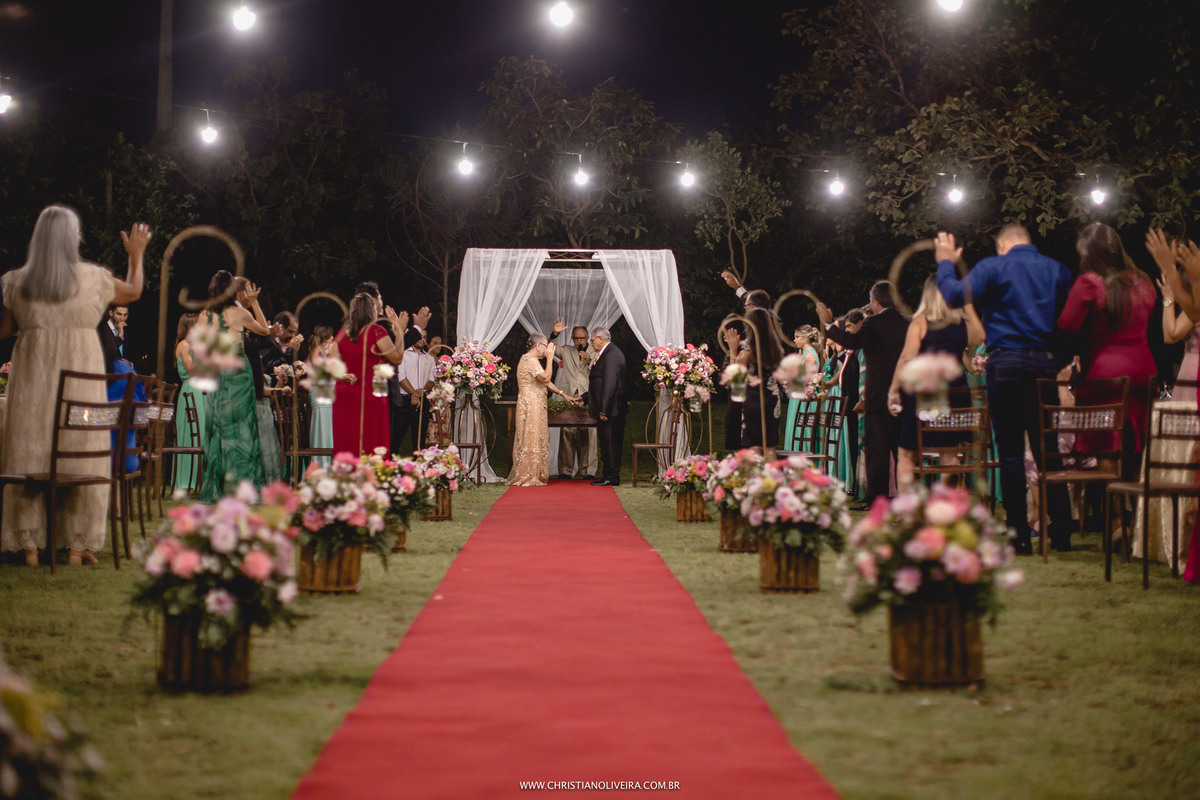 Renovação Votos_Casamento_Noivos_Grupo_Chuva de Arroz_Maria do Carmo_Luiz Cassimiro_Bodas de Ouro_50 anos_Fotografia_Christian Oliveira_Wedding_Dia_Fazenda_Curvelo_MG