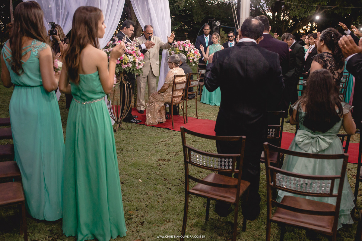 Renovação Votos_Casamento_Noivos_Grupo_Chuva de Arroz_Maria do Carmo_Luiz Cassimiro_Bodas de Ouro_50 anos_Fotografia_Christian Oliveira_Wedding_Dia_Fazenda_Curvelo_MG