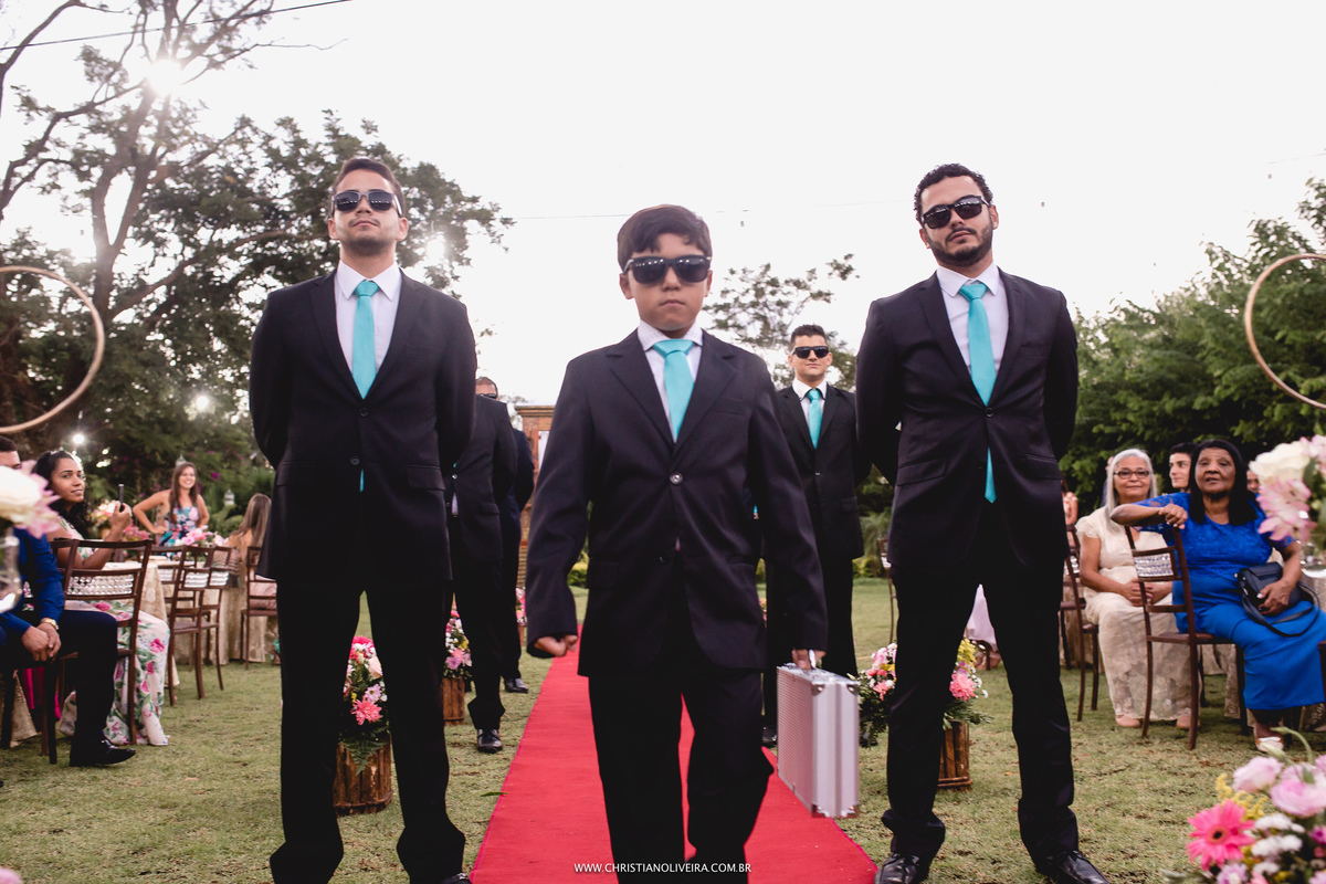 Renovação Votos_Casamento_Noivos_Grupo_Chuva de Arroz_Maria do Carmo_Luiz Cassimiro_Bodas de Ouro_50 anos_Fotografia_Christian Oliveira_Wedding_Dia_Fazenda_Curvelo_MG