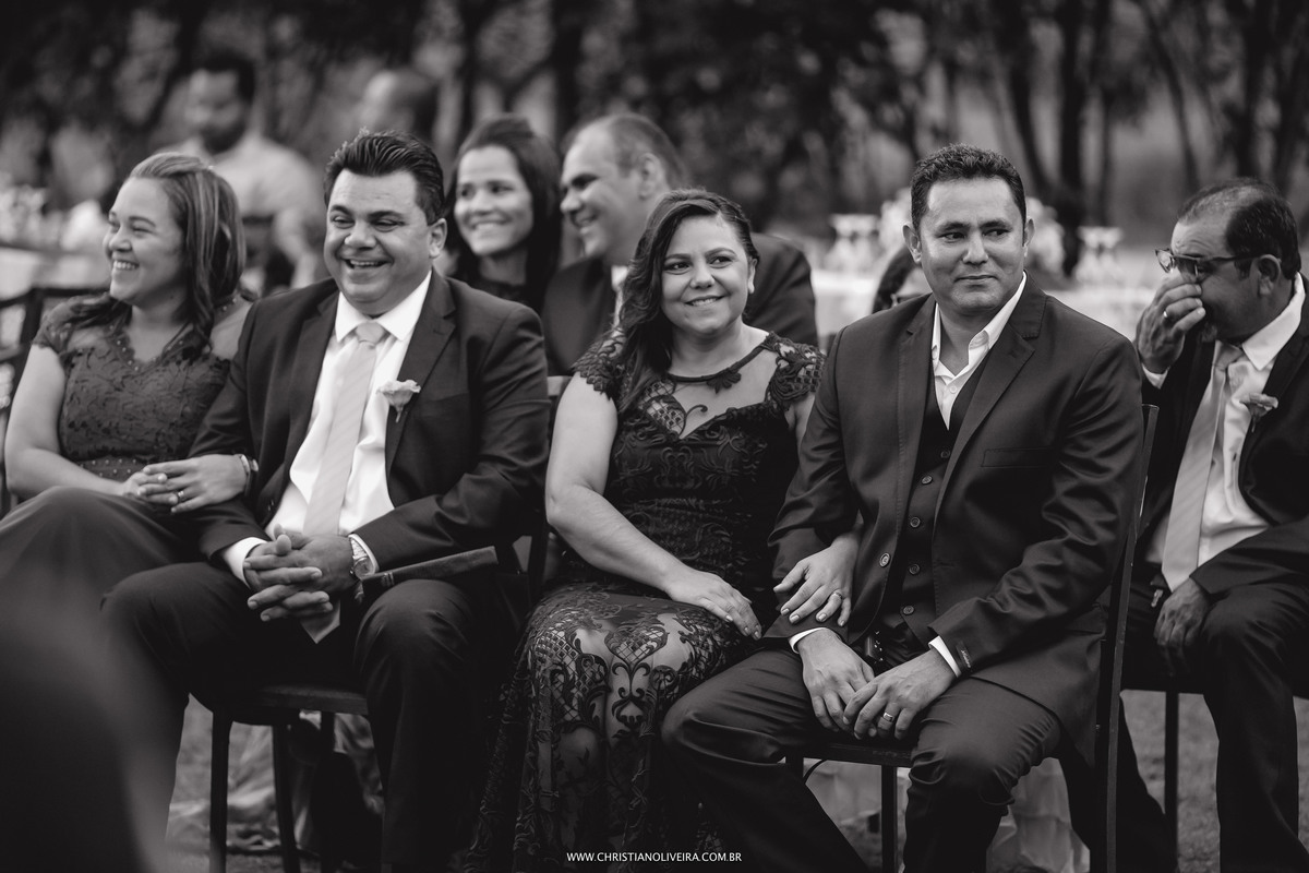 Renovação Votos_Casamento_Noivos_Grupo_Chuva de Arroz_Maria do Carmo_Luiz Cassimiro_Bodas de Ouro_50 anos_Fotografia_Christian Oliveira_Wedding_Dia_Fazenda_Curvelo_MG