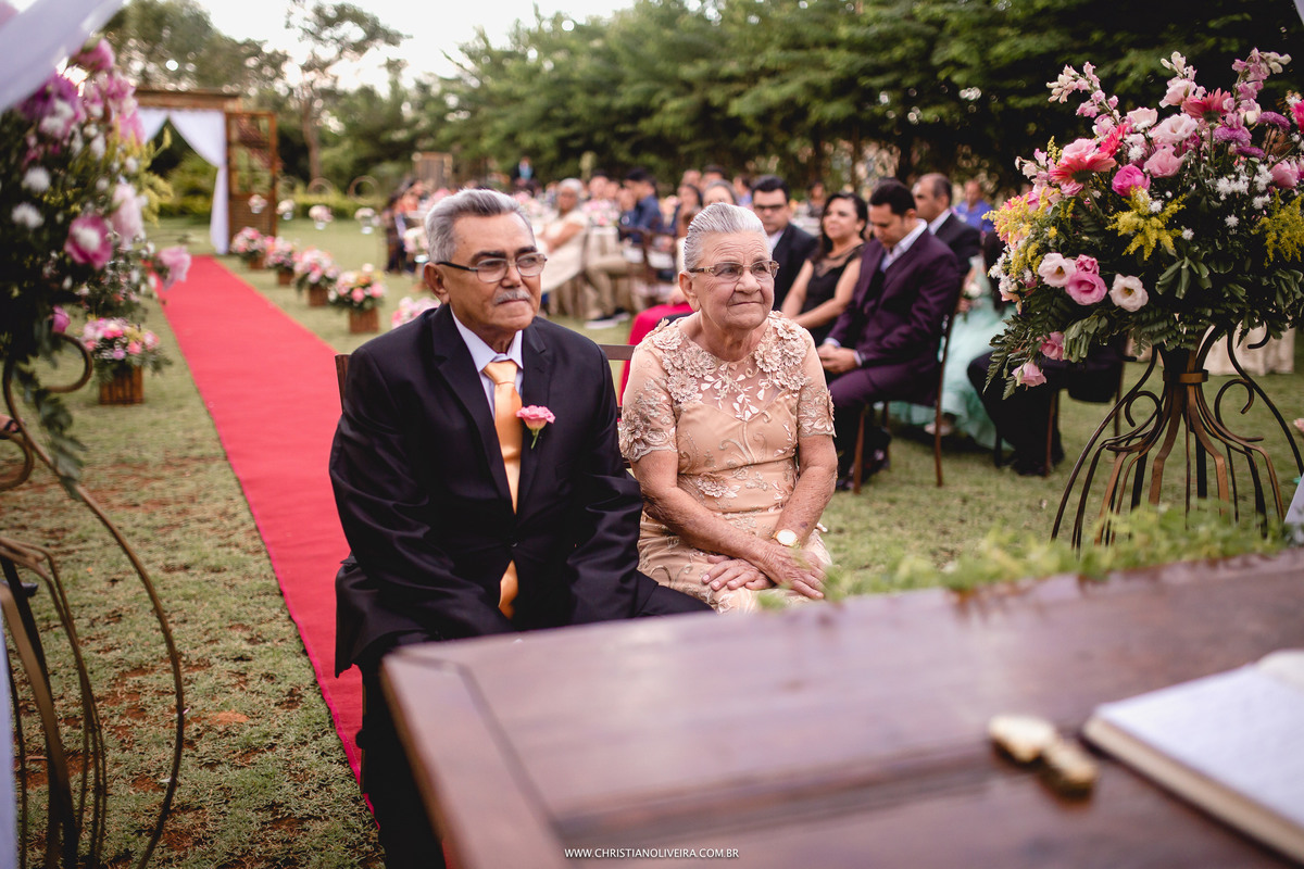Renovação Votos_Casamento_Noivos_Grupo_Chuva de Arroz_Maria do Carmo_Luiz Cassimiro_Bodas de Ouro_50 anos_Fotografia_Christian Oliveira_Wedding_Dia_Fazenda_Curvelo_MG