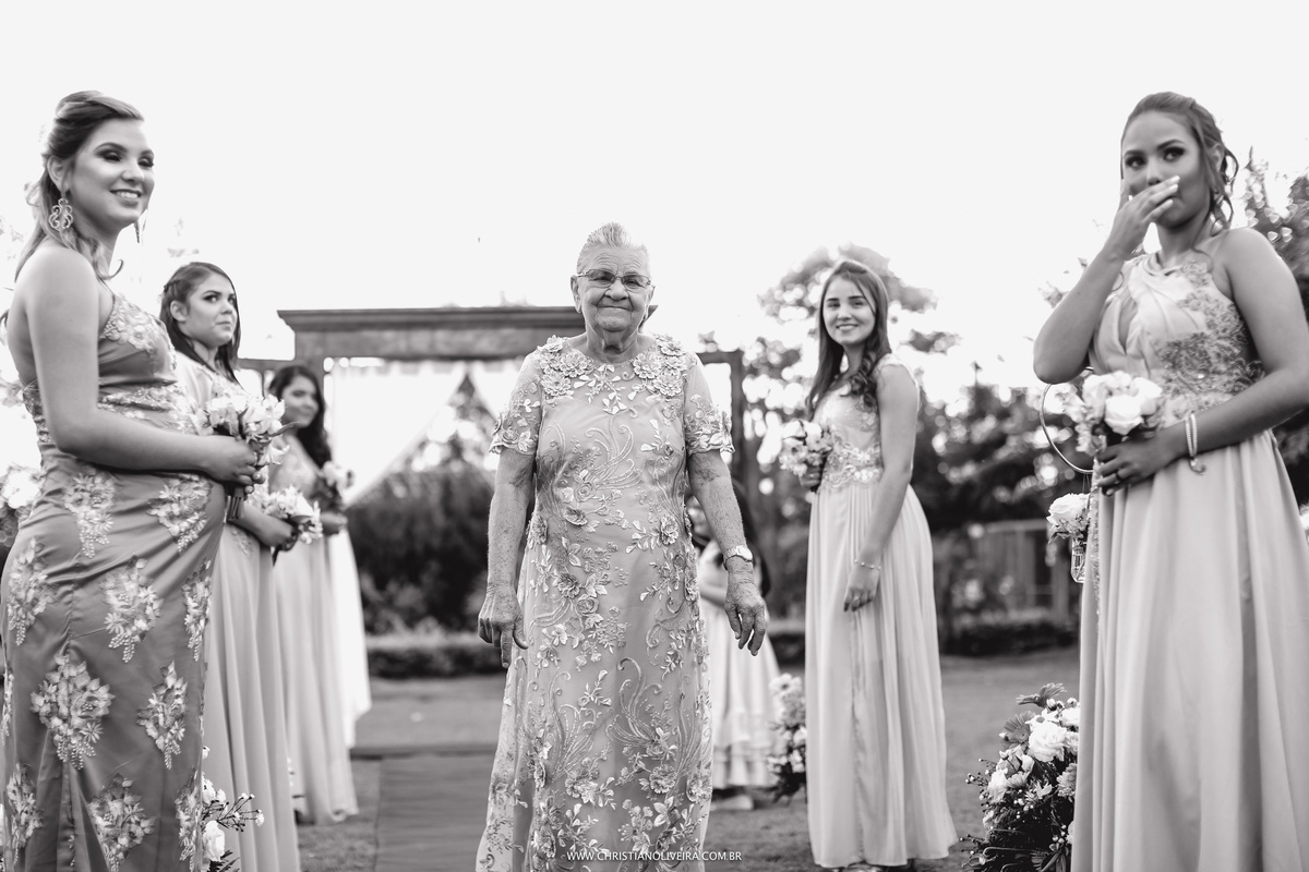 Renovação Votos_Casamento_Noivos_Grupo_Chuva de Arroz_Maria do Carmo_Luiz Cassimiro_Bodas de Ouro_50 anos_Fotografia_Christian Oliveira_Wedding_Dia_Fazenda_Curvelo_MG