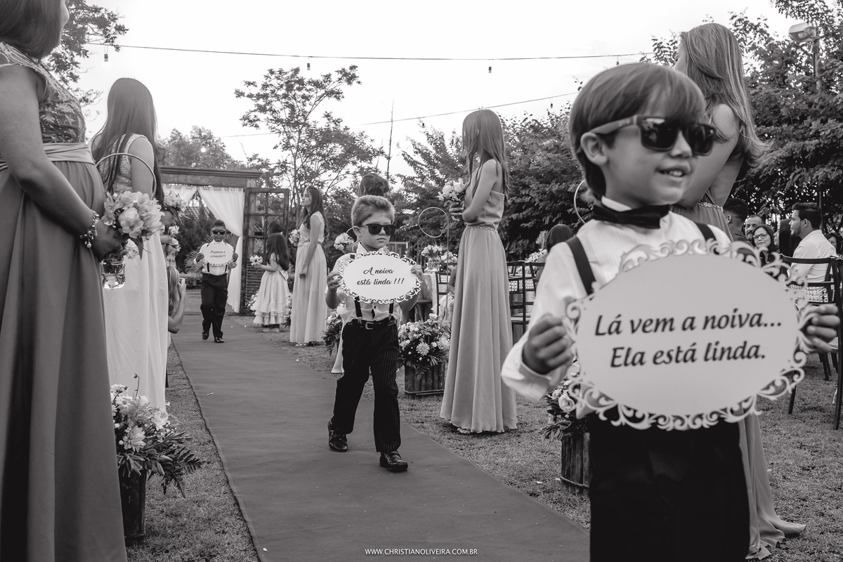 Renovação Votos_Casamento_Noivos_Grupo_Chuva de Arroz_Maria do Carmo_Luiz Cassimiro_Bodas de Ouro_50 anos_Fotografia_Christian Oliveira_Wedding_Dia_Fazenda_Curvelo_MG