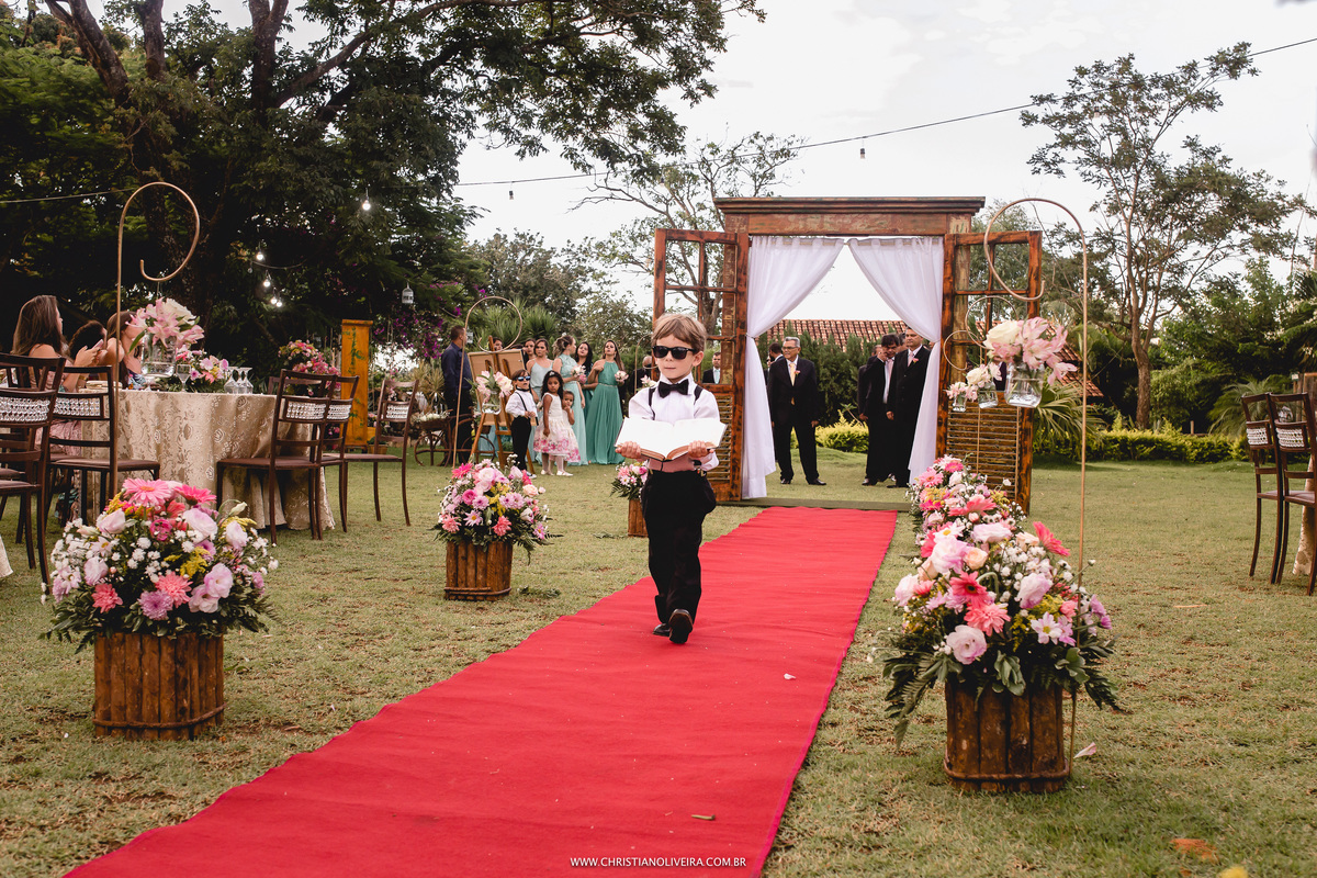 Renovação Votos_Casamento_Noivos_Grupo_Chuva de Arroz_Maria do Carmo_Luiz Cassimiro_Bodas de Ouro_50 anos_Fotografia_Christian Oliveira_Wedding_Dia_Fazenda_Curvelo_MG