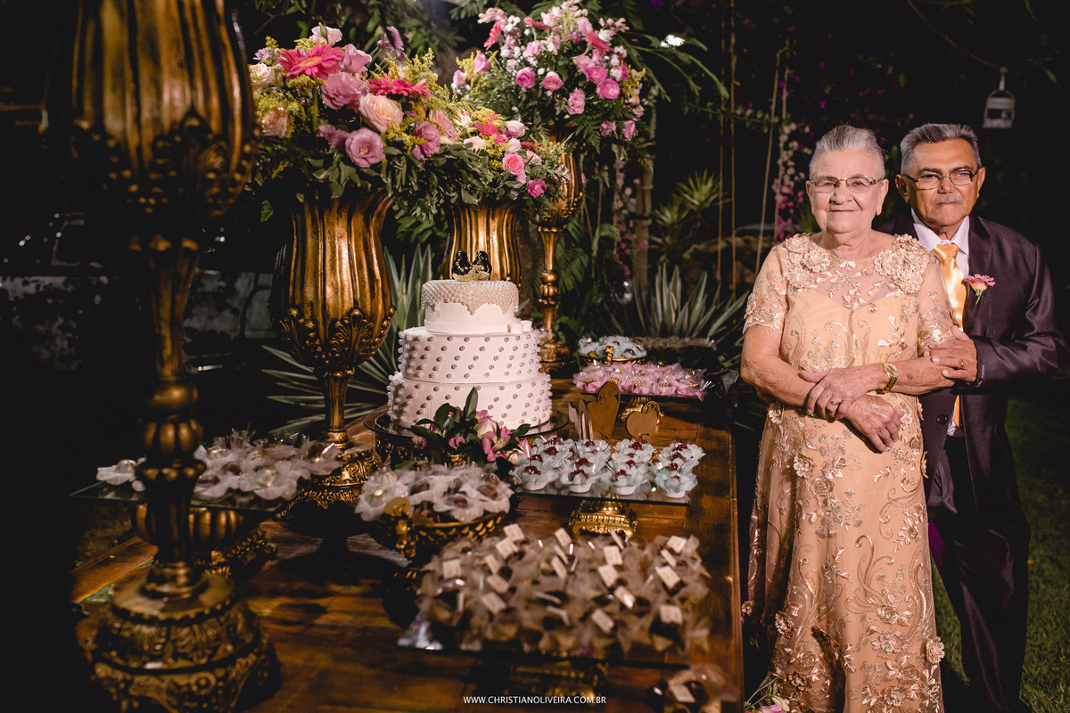 Renovação Votos_Casamento_Noivos_Grupo_Chuva de Arroz_Maria do Carmo_Luiz Cassimiro_Bodas de Ouro_50 anos_Fotografia_Christian Oliveira_Wedding_Dia_Fazenda_Curvelo_MG