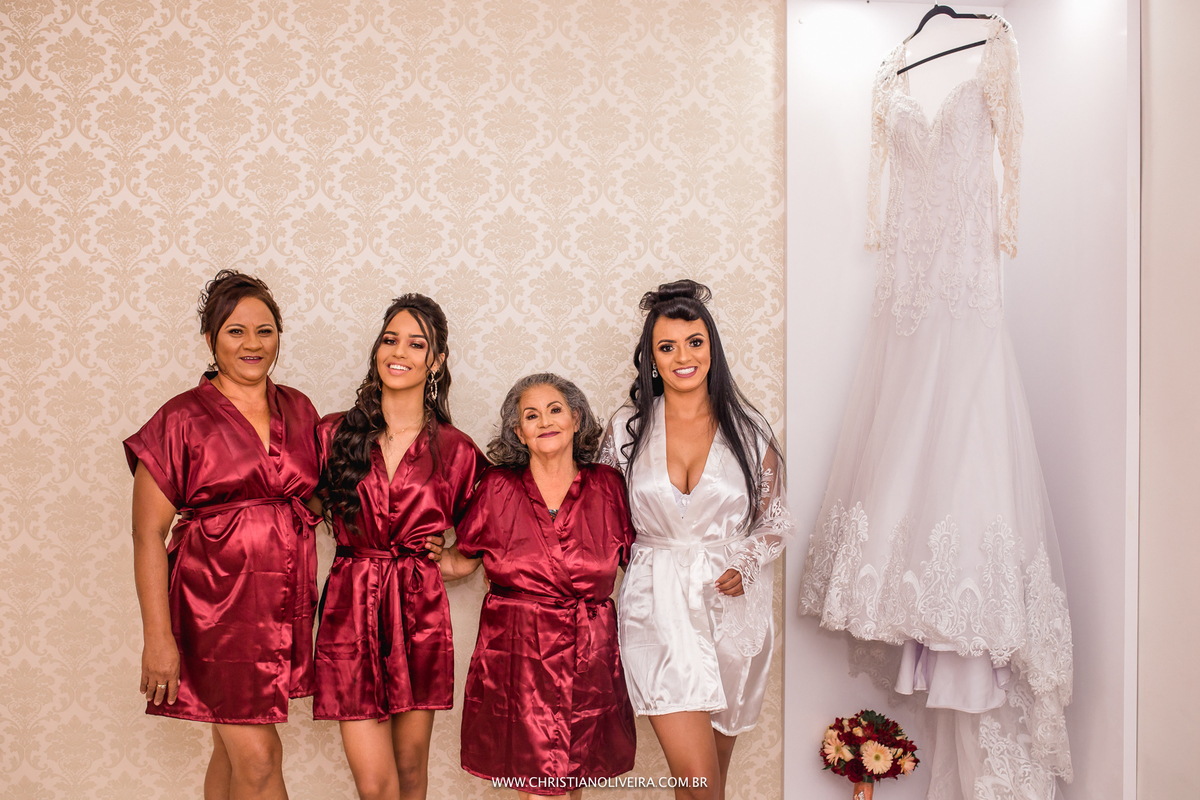 Casamento_Três Marias_MG_Noivos_Grupo_Chuva de Arroz_Vestido_Noiva_Buque_Bride_Fotografo_Christian Oliveira_Casando no Interior_Pousada_Recanto das Palmeiras_3M_Esther Santos_Dia da Noiva_Cerimonial_Assessoria_Decoração_Buffet