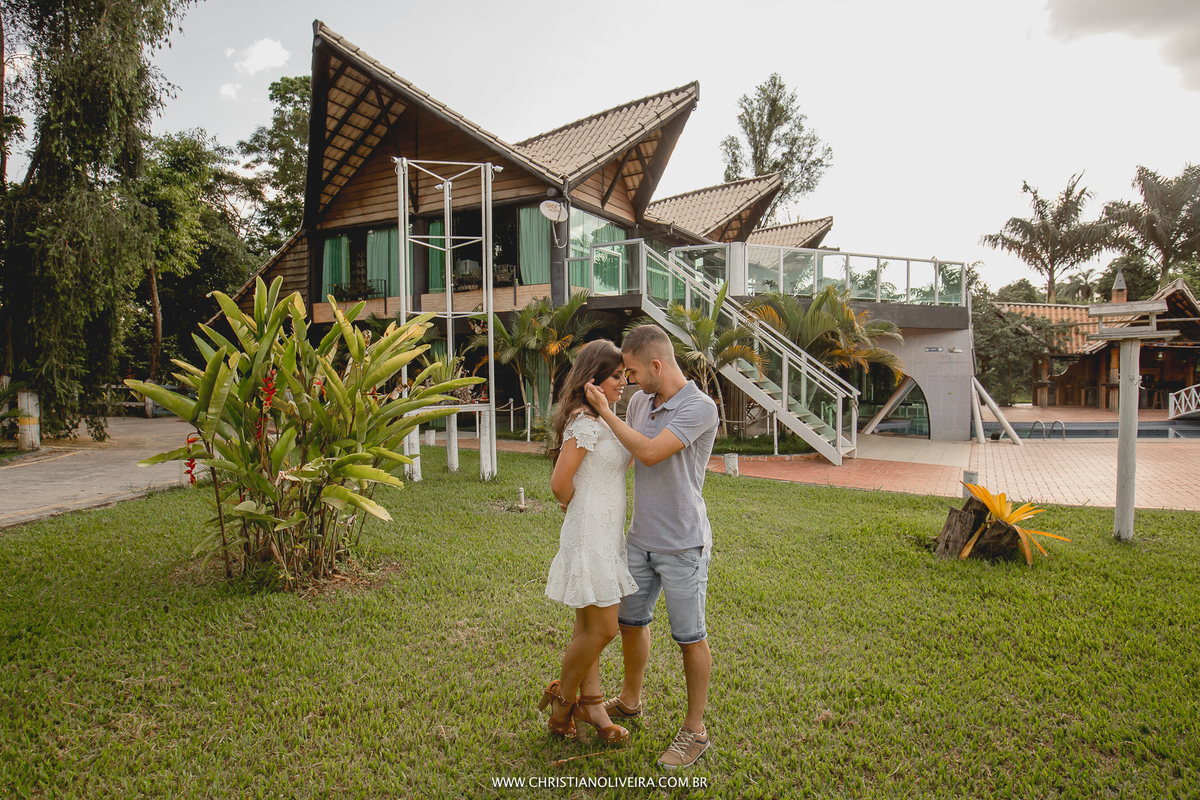 Pré Casamento_JB Lake Resort_Sete Lagoas-MG_Noivos_Lorena e Ícaro_Noiva_Curvelo_Grupo Chuva de Arroz_Wedding_Fotografo Casamento_Christian Oliveira_Por do Sol