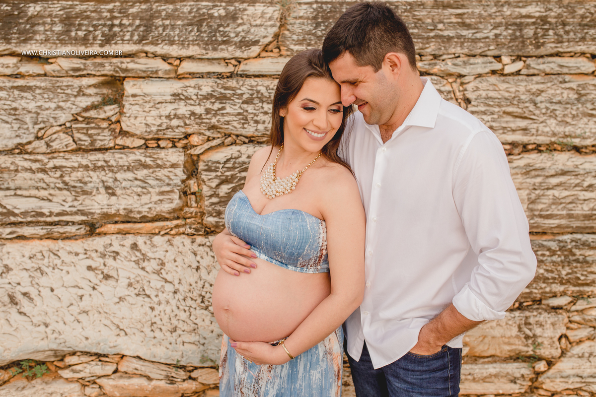 Aliky e Camilo_Mae de Menina_A Doce Espera por Valentina_Sessão de Fotos_Gestante_Book_Grávida_Fotógrafo Curvelo_Christian Oliveira_Grupo Chuva de Arroz_MG_Fotografia_Família_Praça da Estação