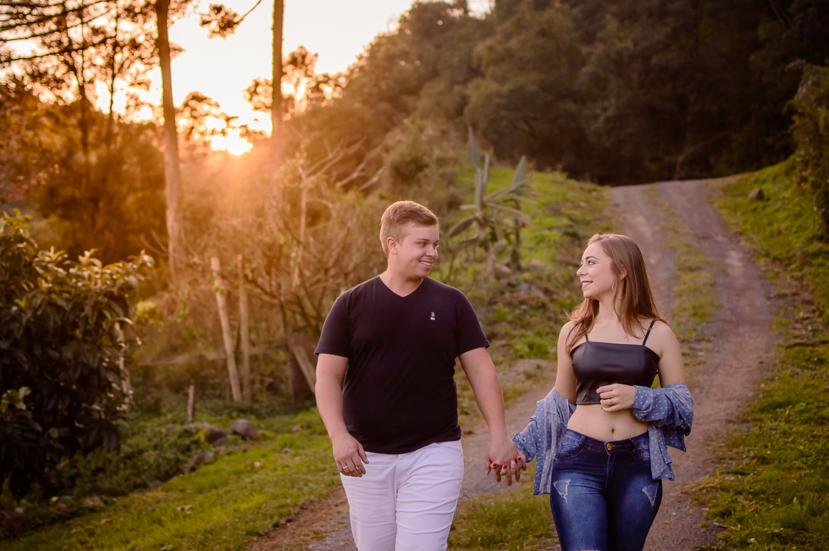 casal no final da tarde 