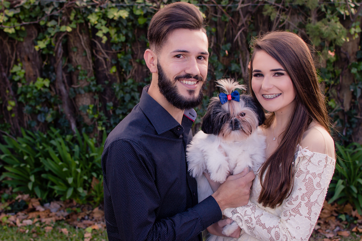 casal com seu pet