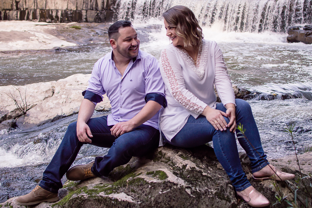 casal em ensaio de gestante 
