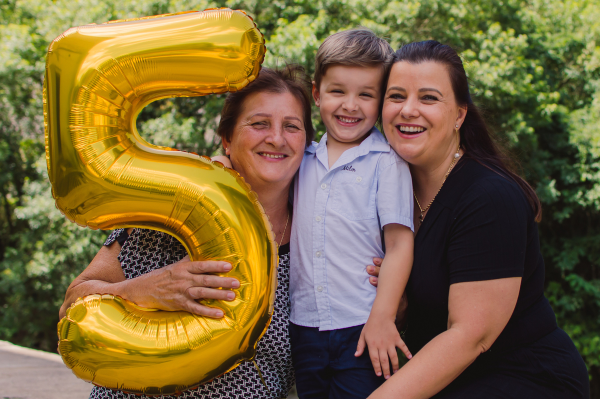julinho com a mae e a vó 