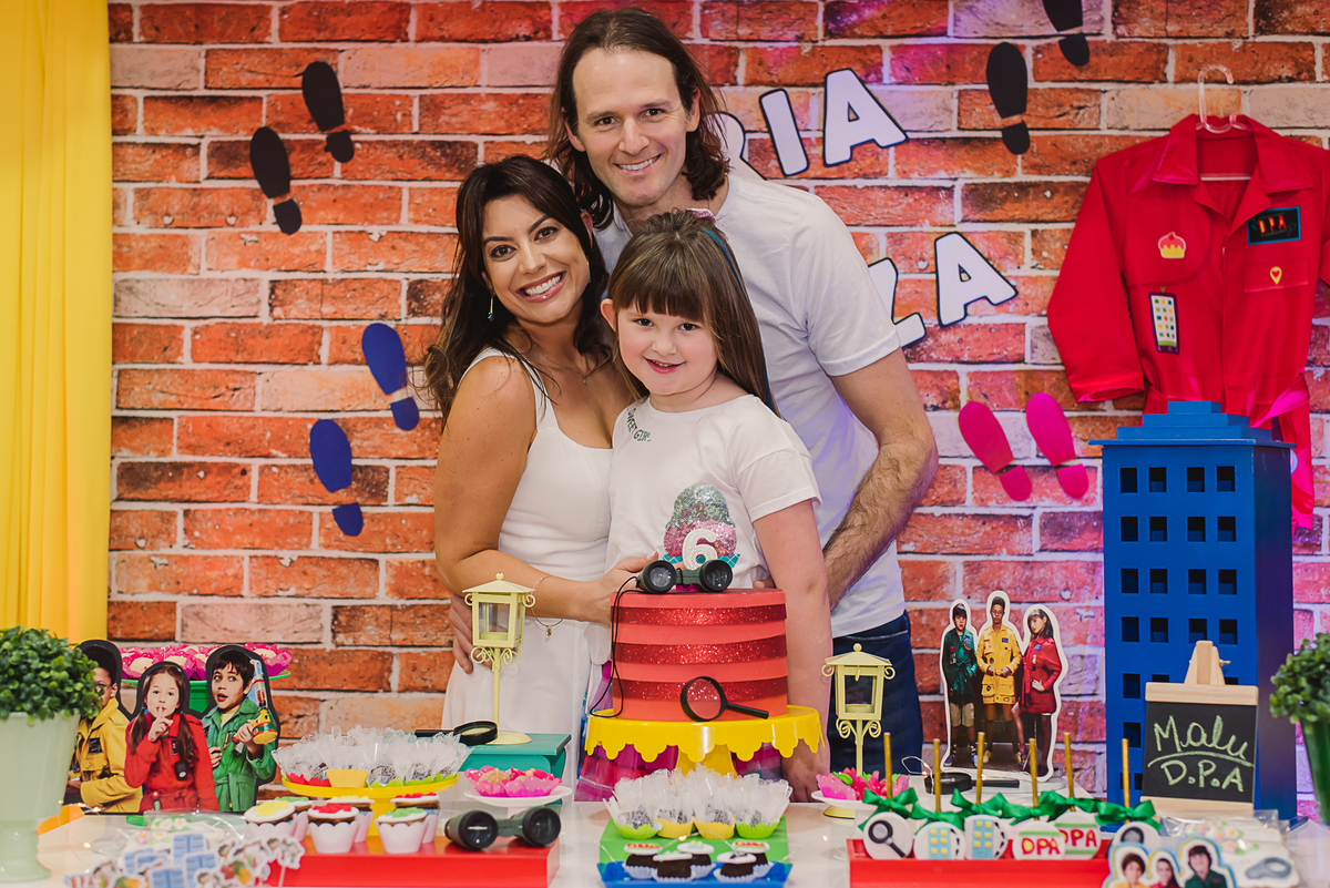 aniversário infantil criança mãe pai filha decoração docinhos balões torta amor 