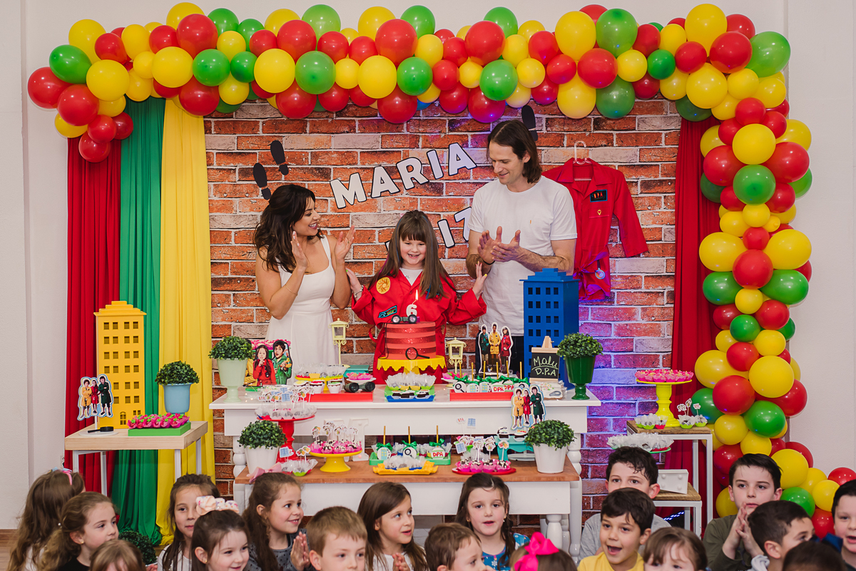 aniversário infantil criança mãe pai filha decoração docinhos balões amor