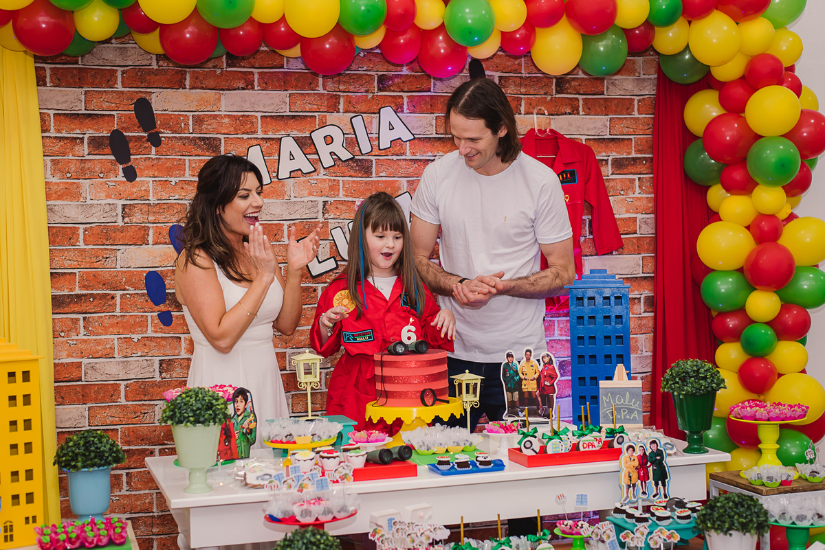 aniversário infantil criança mãe pai filha decoração docinhos balões amor