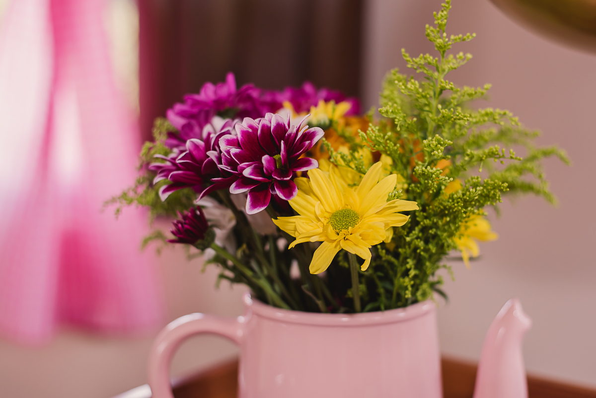 decoração aniversário flores cores 
