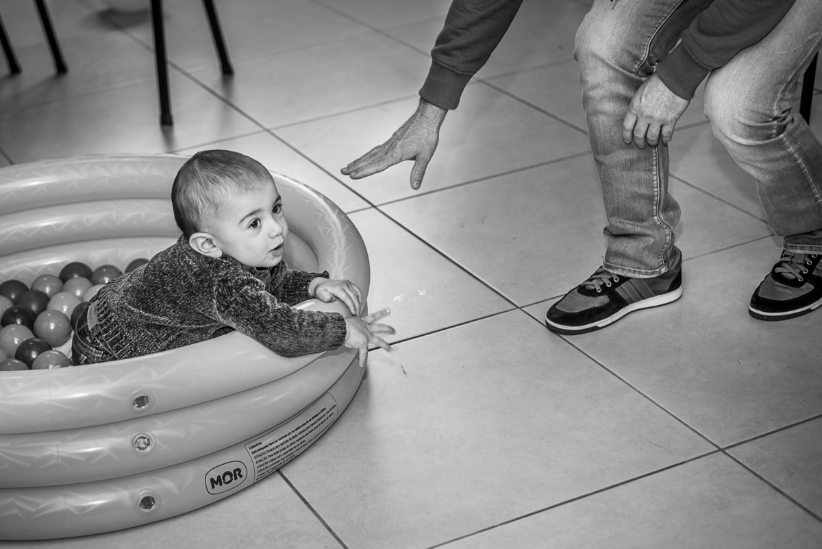 criança festa infantil piscina de bolinhas fofura joão 